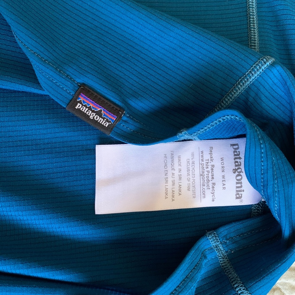 Patagonia Men's Blue Lightweight Long-Sleeved Capilene Baselayer Quarter Zip - Picture 2 of 4